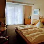 Weinhaus Berg 3* ברם