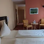 호텔 Weinhaus Berg 3*