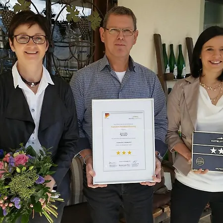 Weinhaus Berg 3* Bremm