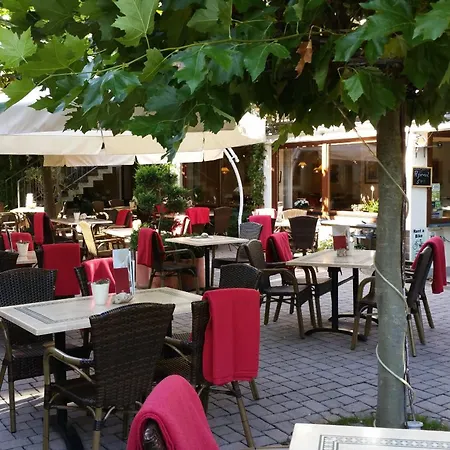 Weinhaus Berg Otel Bremm