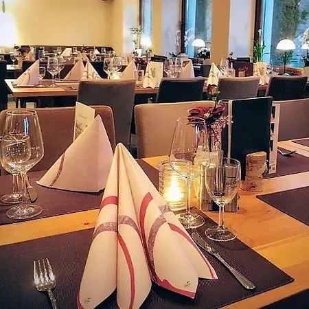 Weinhaus Berg 酒店