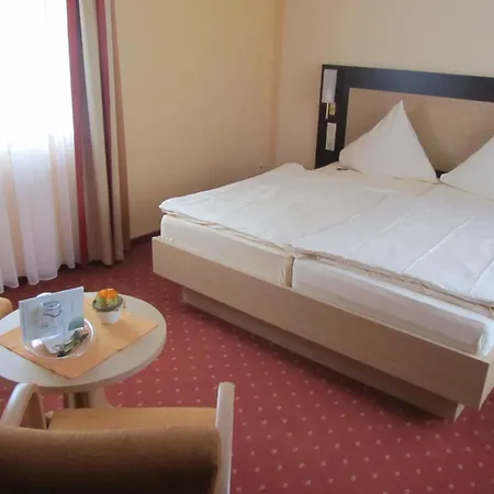 Weinhaus Berg Hotell 3*