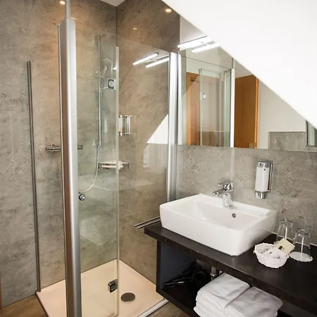 Weinhaus Berg 호텔 3*