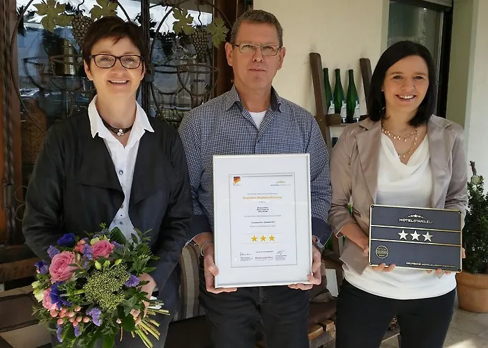 Weinhaus Berg 3* ברם