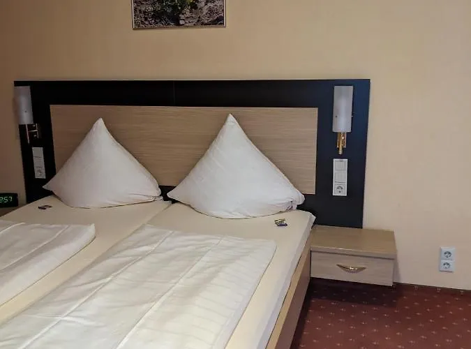 Weinhaus Berg Hotel Bremm